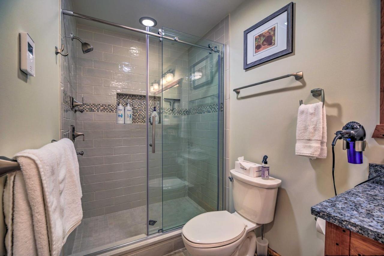 Lake Placid Gem With Patio And Views Less Than 1 Mi To Beach! Luaran gambar