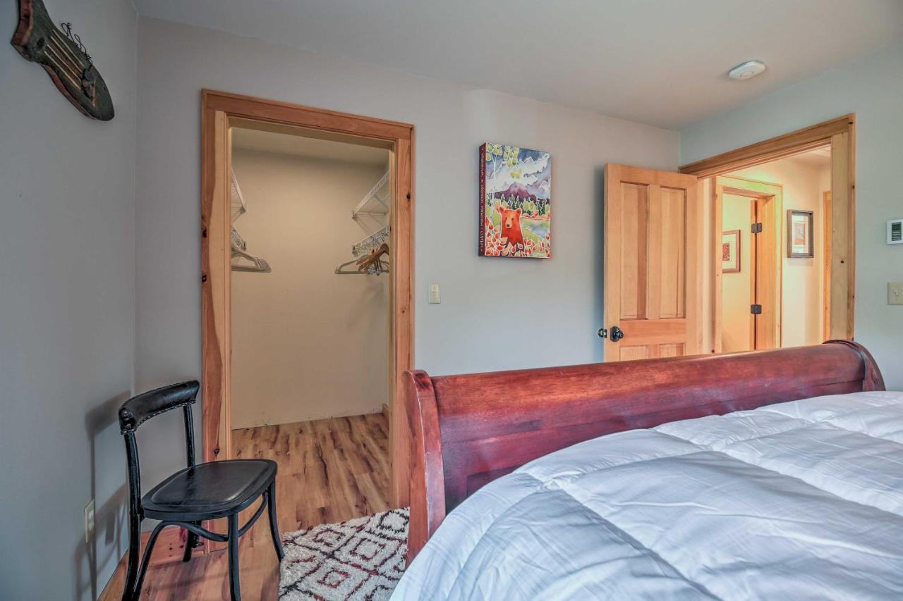 Lake Placid Gem With Patio And Views Less Than 1 Mi To Beach! Luaran gambar