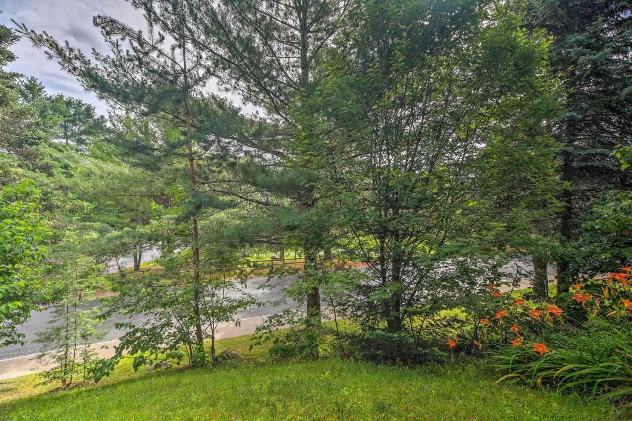 Lake Placid Gem With Patio And Views Less Than 1 Mi To Beach! Luaran gambar