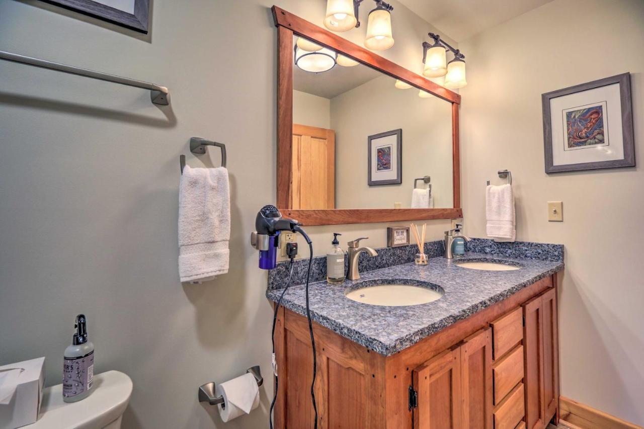 Lake Placid Gem With Patio And Views Less Than 1 Mi To Beach! Luaran gambar