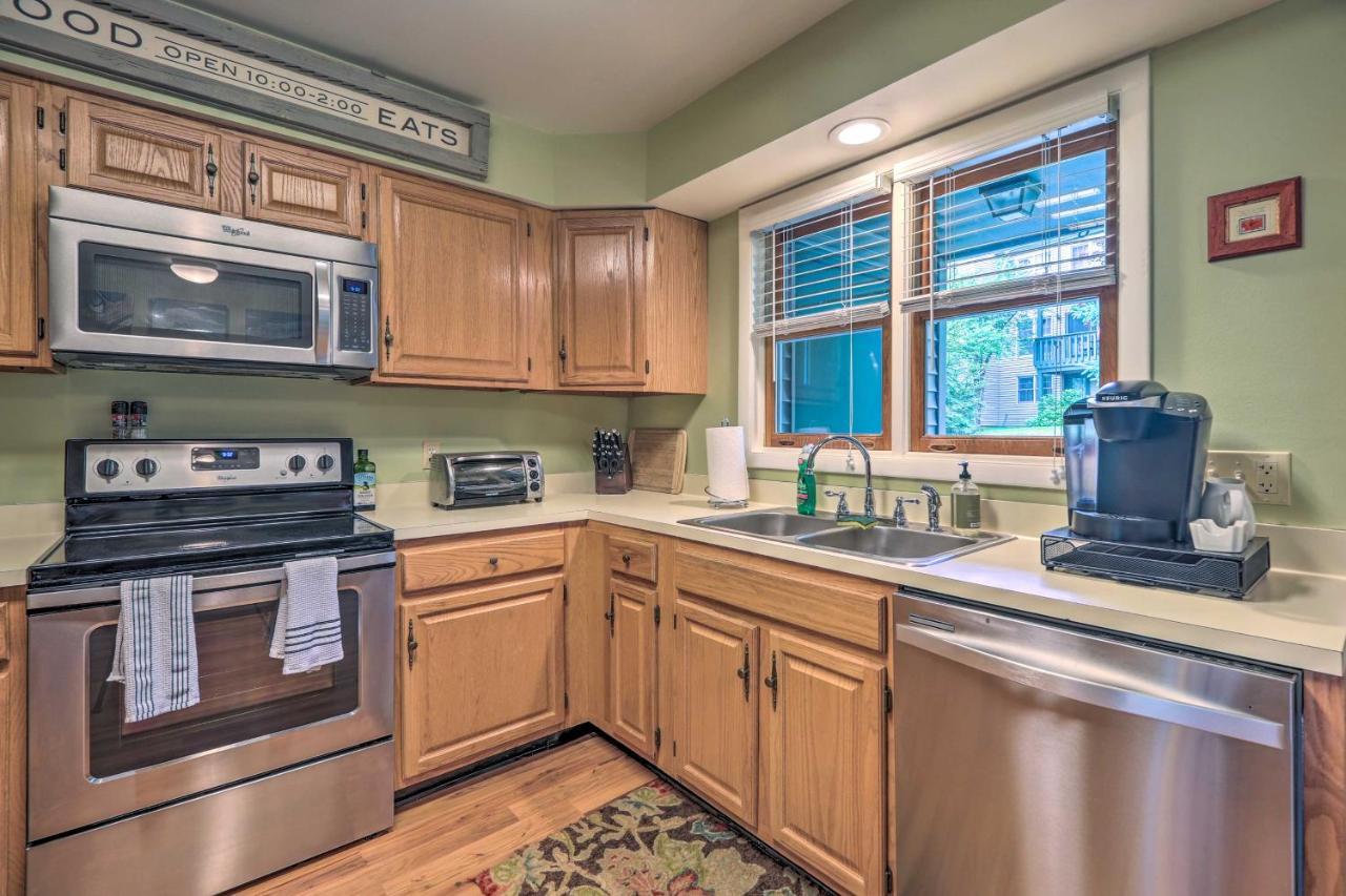 Lake Placid Gem With Patio And Views Less Than 1 Mi To Beach! Luaran gambar