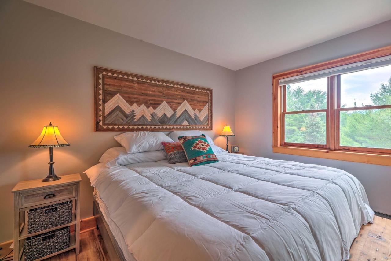 Lake Placid Gem With Patio And Views Less Than 1 Mi To Beach! Luaran gambar